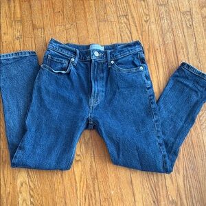 Everlane Original Cheeky Crop Jean organic cotton
Size 25 crop